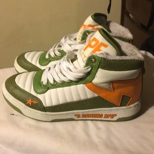 I’m selling a limited edition a bathing ape shoes.
